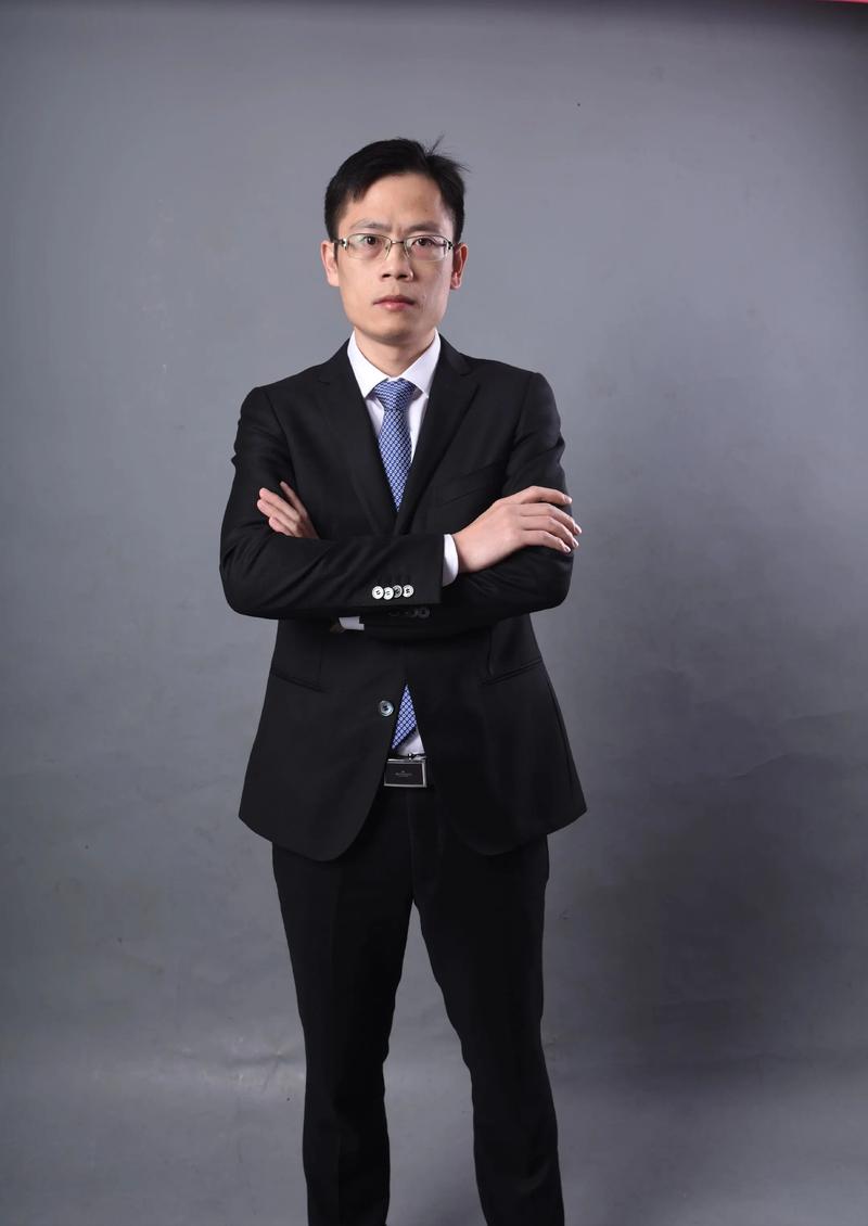 贺先秀 包装与印刷设计负责人